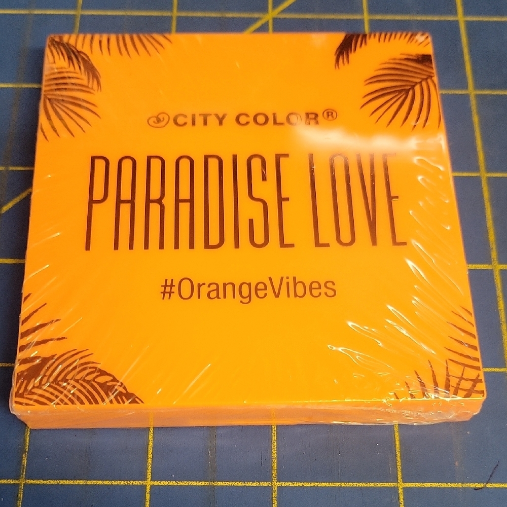 City Color Paradise Love in Bright Orange New Sealed Compact